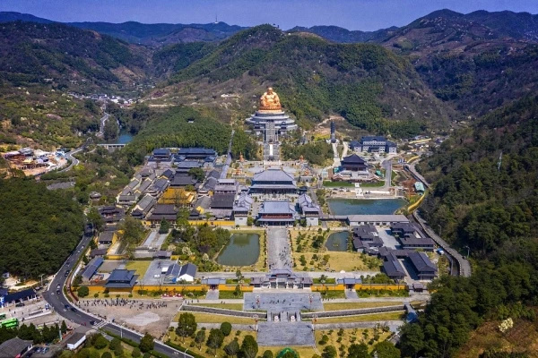 振動篩篩分四溴雙酚A固體粉料使用現(xiàn)場